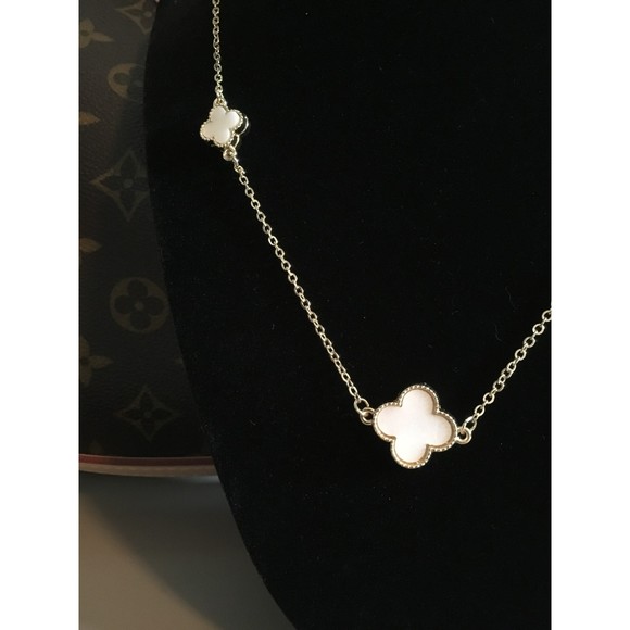 Clover Necklace-Gold Chain- Black or White - Picture 2 of 4